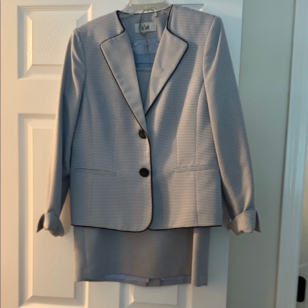 Le Suit Blue and White Skirt Set